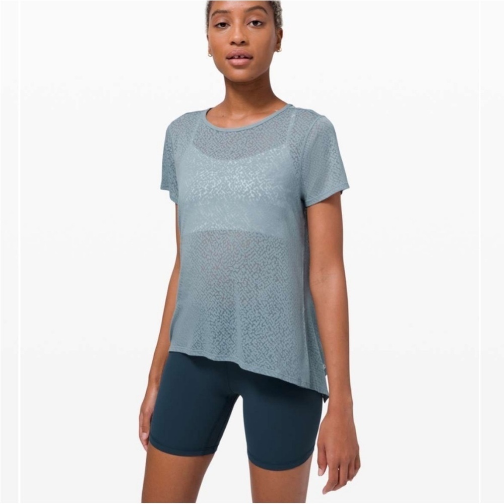 Lululemon tee - Picture 2 of 8